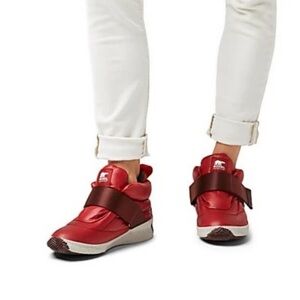 SOREL Out N About Waterproof  Red Dahlia Spring Puffy Tennis Shoe Womens 8